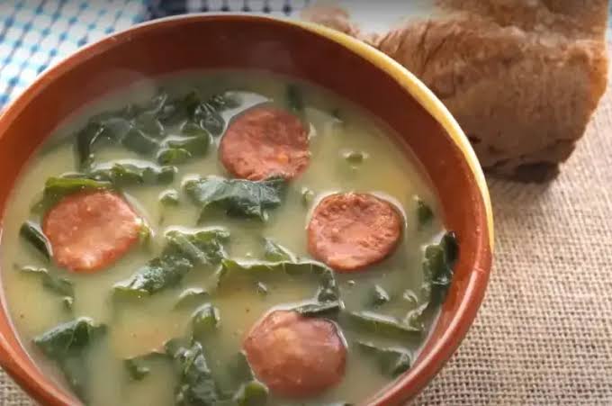 8 receitas de caldos e sopas